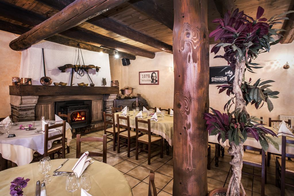 Logis Hotel Restaurant La Remise Le Bleymard Buitenkant foto